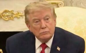 Lire la suite à propos de l’article USA : Trump s’en prend violemment à une journaliste de CNN après une question sur une assistante