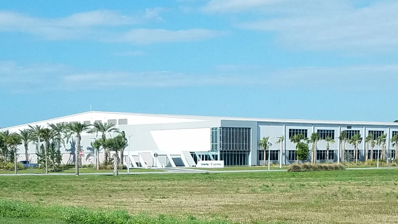 L'usine de fabrication de satellites OneWeb de Merritt Island, en Floride