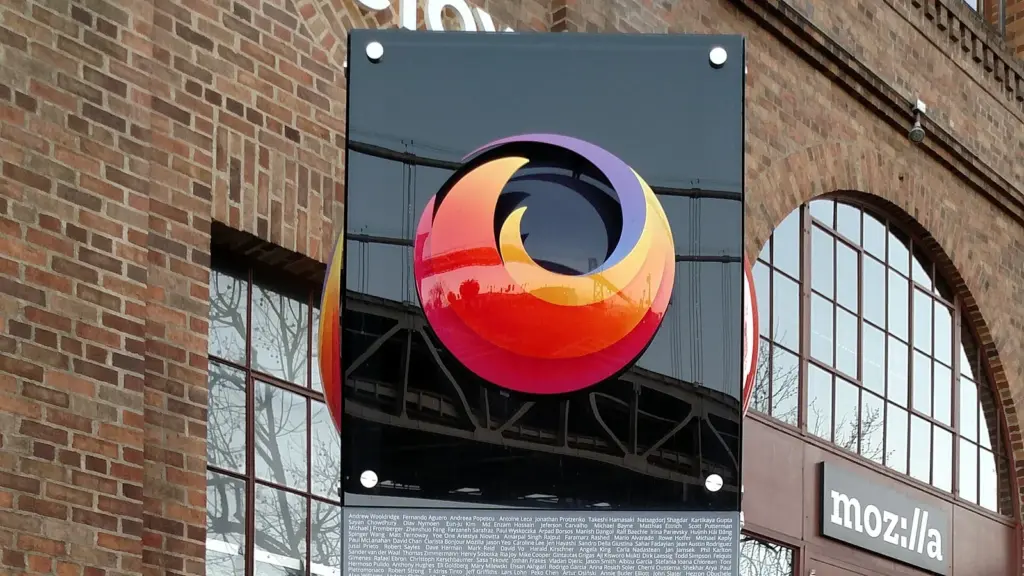 Le logo de Firefox et l enseigne Mozilla sur le siege de Mozilla a San Francisco