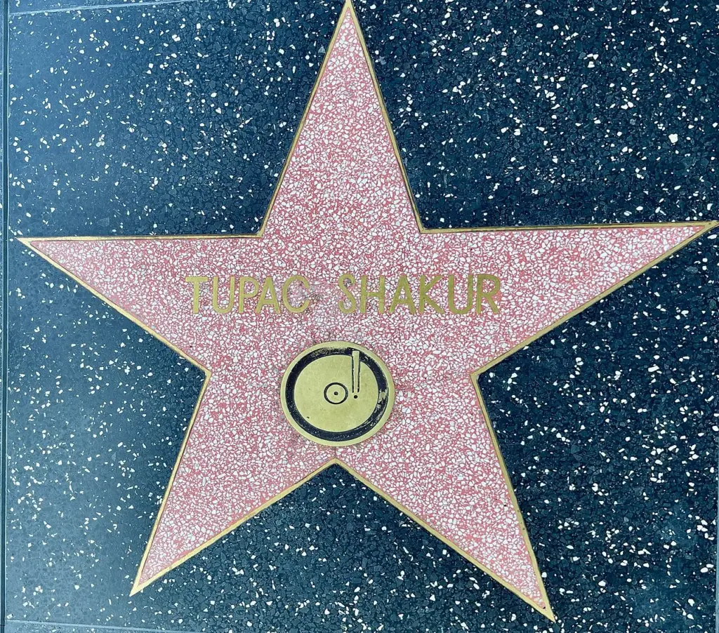 Étoile de Tupac Shakur sur le Hollywood Walk of Fame