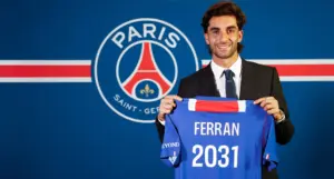 Lire la suite à propos de l’article Mercato PSG : Ferran Torres, héros du Mondial 2026, signe à Paris jusqu’en 2031