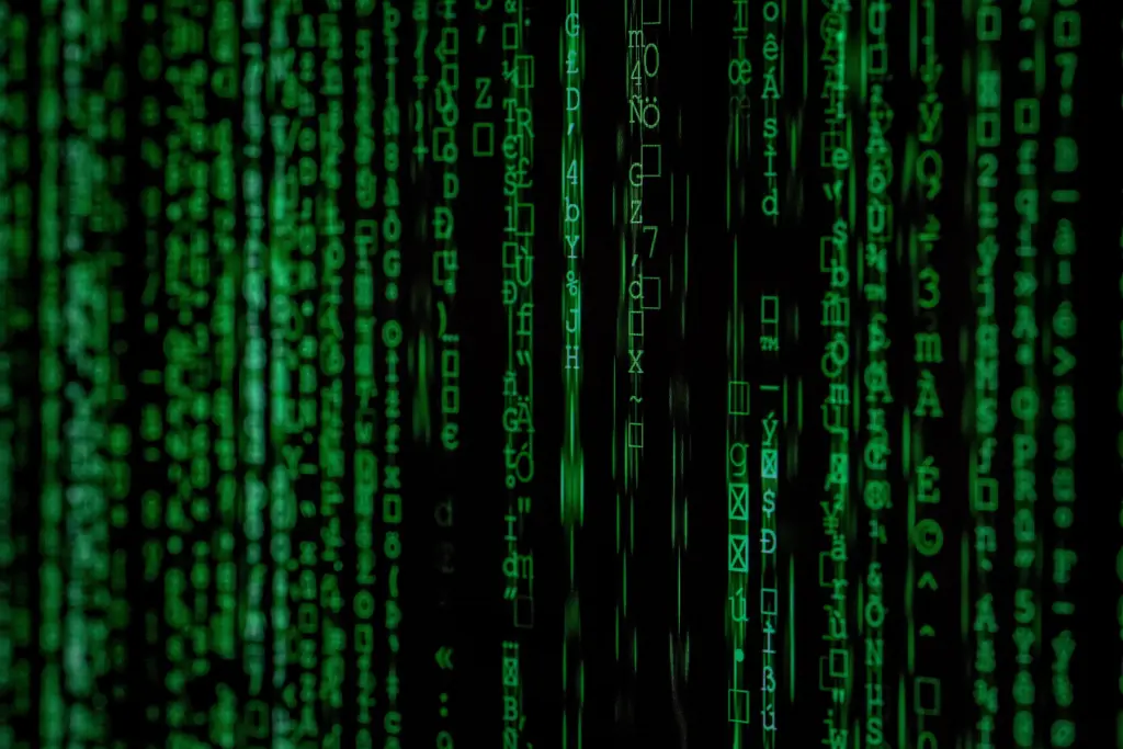 Ecran affichant du code informatique, illustration cybersecurite