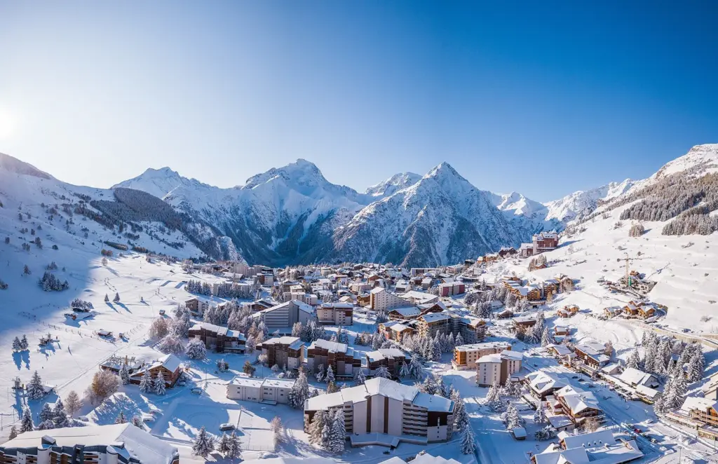 Vue de la station des Deux Alpes, en Isere