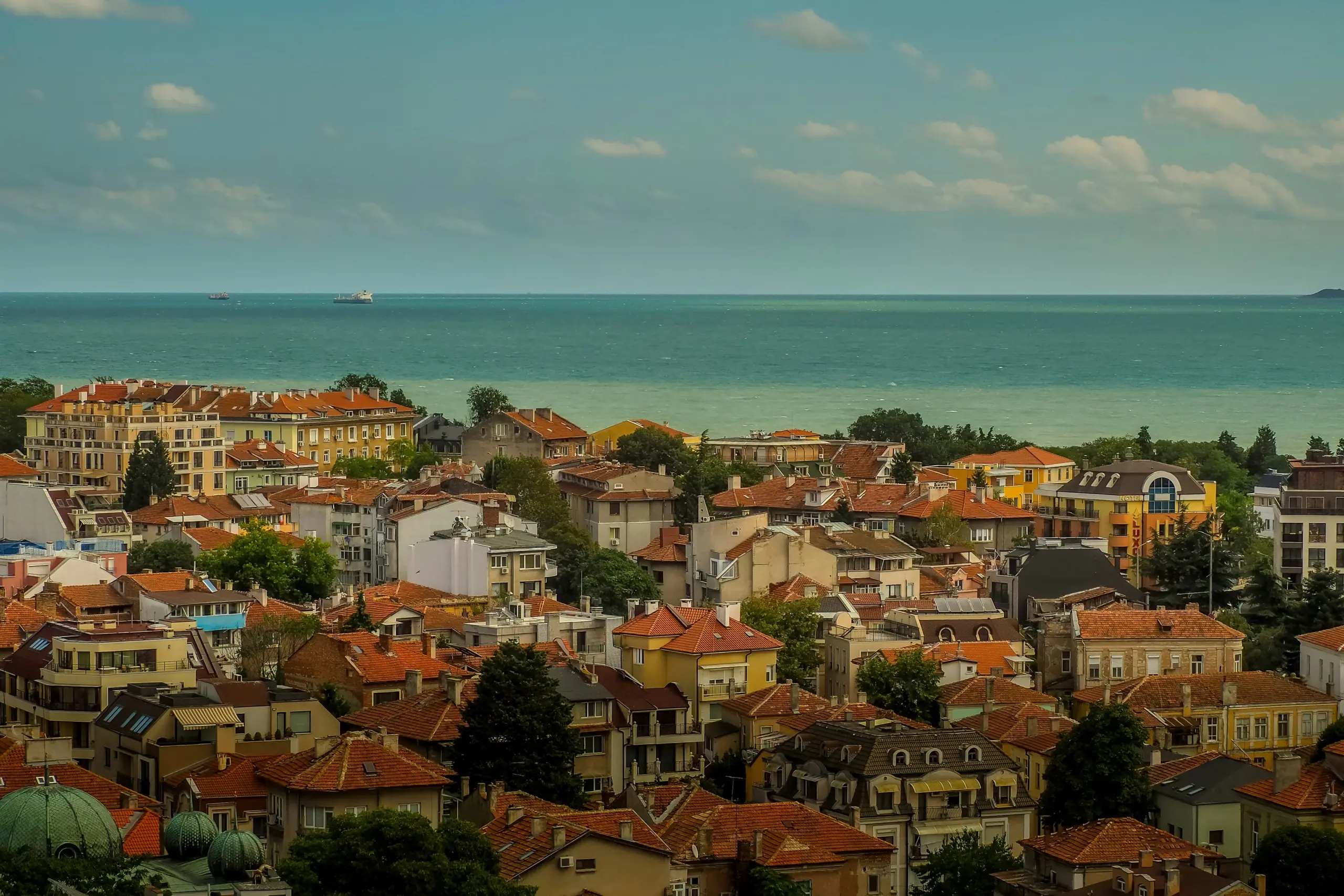 Vue panoramique de la ville de Bourgas, en Bulgarie, sur la mer Noire