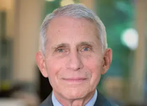 Lire la suite à propos de l’article Anthony Fauci : son silence pourrait lui coûter cher