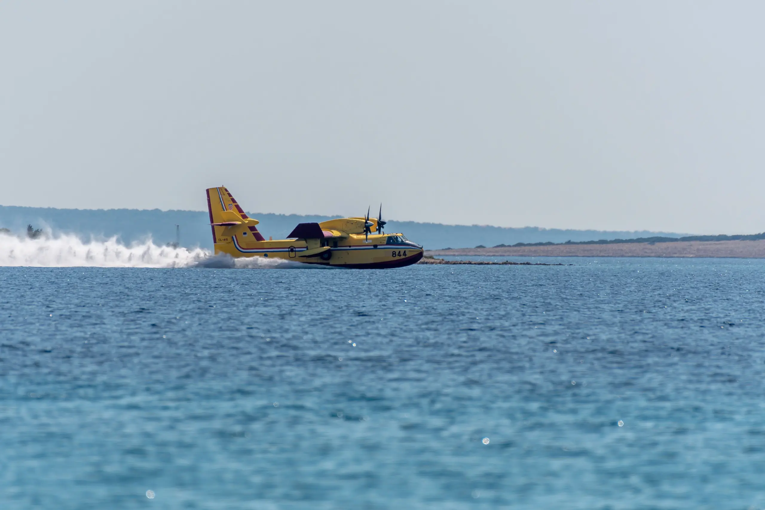 Avion Canadair bombardier d eau