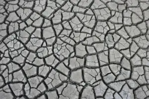 Lire la suite à propos de l’article Pluie artificielle au Kazakhstan : des fusées tirées dans les nuages