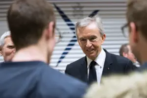 Lire la suite à propos de l’article Logiciel espion LVMH : Webloc, la filature version haute couture