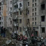 Immeuble résidentiel de Kiev détruit lors d'une frappe de missiles russes en janvier 2024, illustration