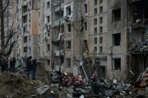 Lire la suite à propos de l’article Missiles balistiques : Zelensky alerte après les frappes sur Kiev