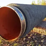 Tronçons du gazoduc Nord Stream stockés à Kotka, en Finlande