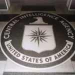 Le sceau de la CIA dans le hall du siège de l'agence à Langley
