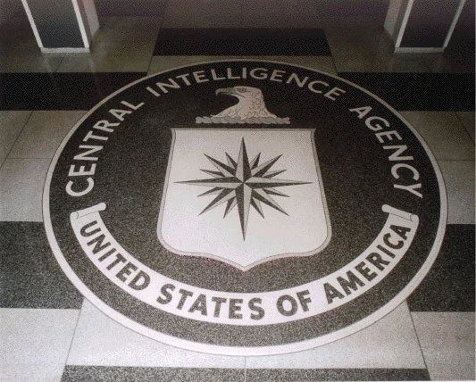 Le sceau de la CIA dans le hall du siège de l'agence à Langley