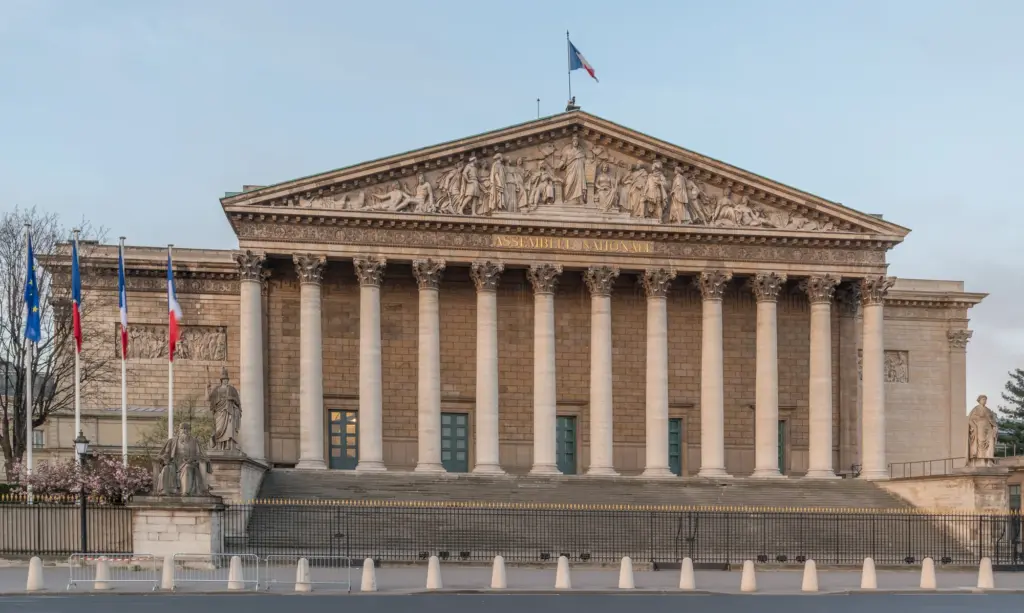 Façade nord du Palais Bourbon, siège de l Assemblée nationale, à Paris
