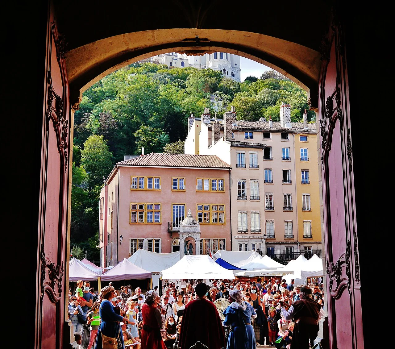 Place Saint-Jean dans le Vieux Lyon, cinquieme arrondissement