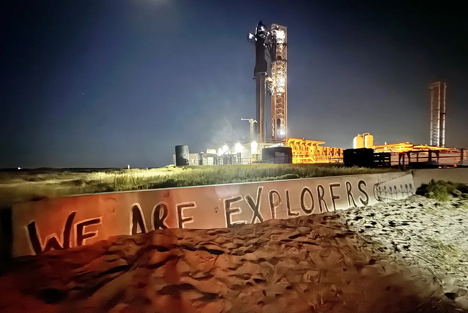 La fusée Starship de SpaceX sur son pas de tir avant un vol d'essai