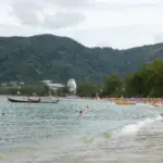 Vue de la plage de Patong, sur l'île de Phuket, en Thaïlande