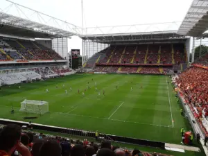 Lire la suite à propos de l’article Trophée des champions 2026 : Lens s’impose 1-0 face à un PSG réduit à dix