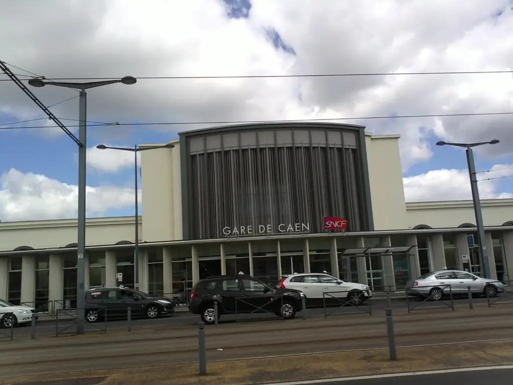 La gare de Caen, dans le Calvados, à proximité de laquelle une voiture a foncé sur des piétons le 26 août 2026