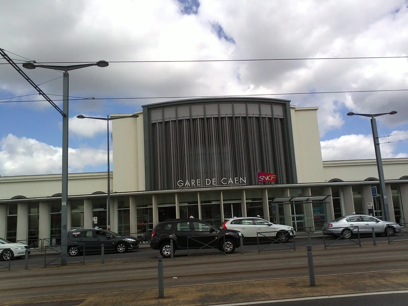 La gare de Caen, dans le Calvados, à proximité de laquelle une voiture a foncé sur des piétons le 26 août 2026