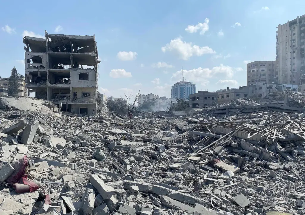 Immeubles detruits dans le quartier de Rimal, a Gaza