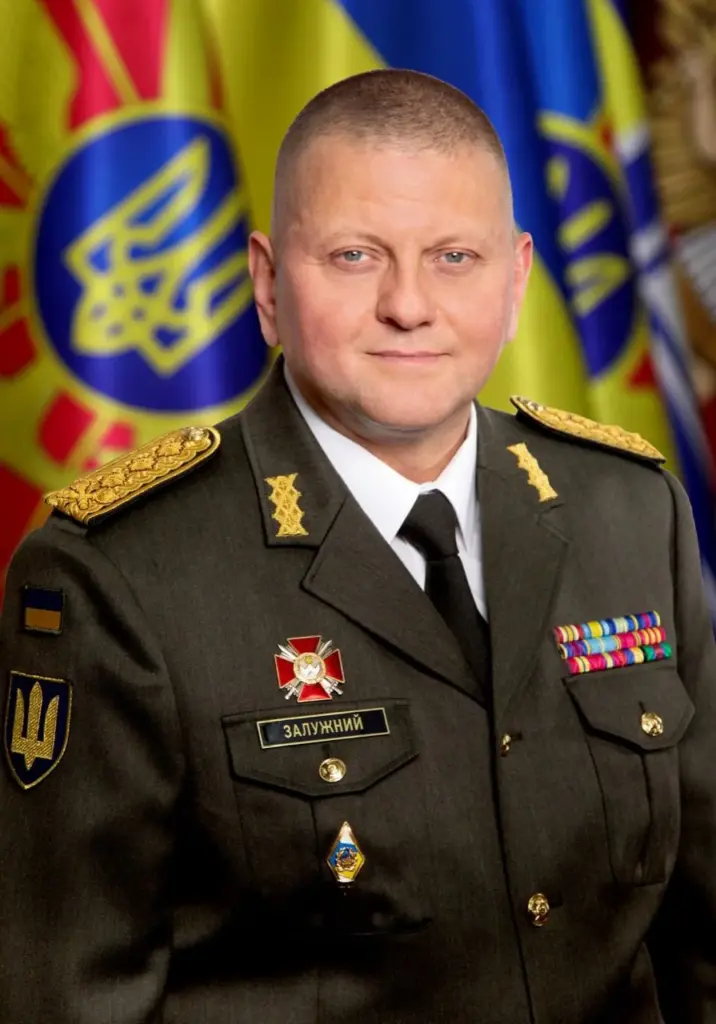 Portrait officiel du general Valery Zaloujny en tenue militaire