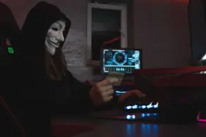 Lire la suite à propos de l’article Cyberattaque par IA : 600 000 cartes bancaires volées