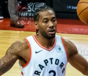 Lire la suite à propos de l’article Kawhi Leonard : la NBA inflige 30 millions d’amende aux Clippers