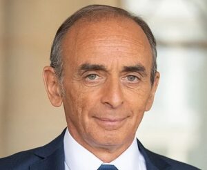 Lire la suite à propos de l’article Présidentielle 2027 : Zemmour candidat, il confirme vouloir remplacer les immigrés par des robots