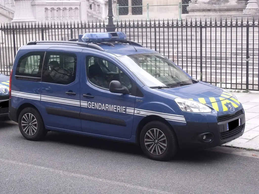 Véhicule de la gendarmerie nationale