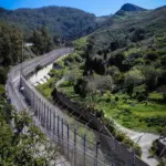 La cloture frontaliere entre le Maroc et l'enclave espagnole de Ceuta