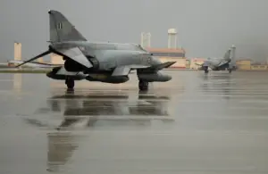 Lire la suite à propos de l’article Grèce : un avion militaire s’écrase, deux pilotes tués