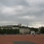 La place Bellecour à Lyon, point de départ de la marche pour la paix