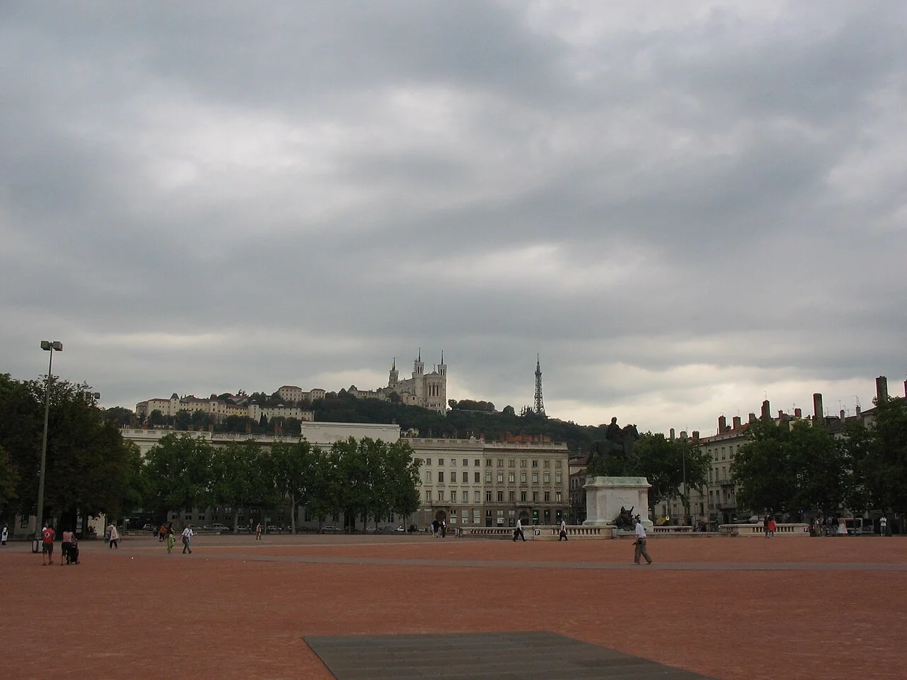 La place Bellecour à Lyon, point de départ de la marche pour la paix