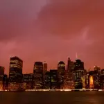 Vue du ciel de New York la nuit