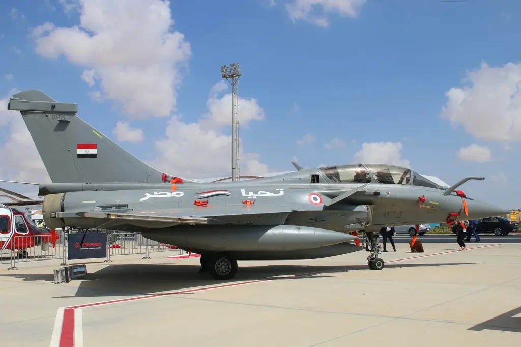 Un Rafale DM de l'armée de l'air égyptienne à El Alamein, en septembre 2024