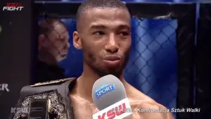 Lire la suite à propos de l’article Salahdine Parnasse : le Français mais KO Dan Hooker à l’UFC Paris