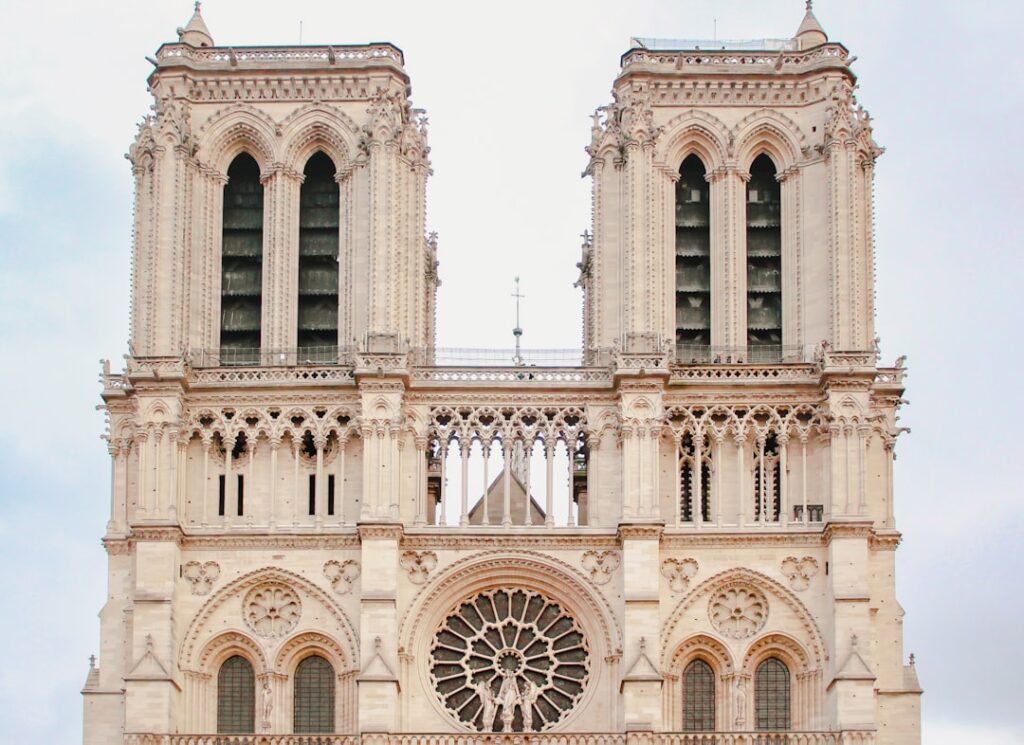 Cathédrale Notre-Dame de Paris, étape de la visite du pape Léon XIV