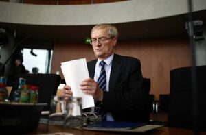 Lire la suite à propos de l’article August Hanning : l’ancien patron du renseignement allemand arrêté pour espionnage et soupçonné de haute trahison