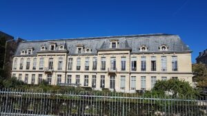 Lire la suite à propos de l’article Couvre-feu à Paris : le tribunal administratif suspend les restrictions de circulation imposées aux mineurs