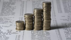 Lire la suite à propos de l’article Dette française : comment la flambée des taux pourrait entraîner la France dans une crise financière