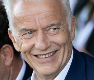 Lire la suite à propos de l’article Fact-checking gouvernemental : « Soyons précis » démarre sur X avec une bataille de chiffres contre le Medef