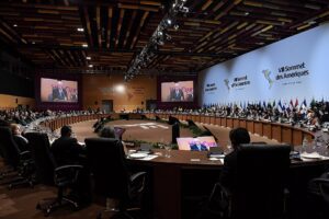 Lire la suite à propos de l’article GL Events : le géant lyonnais décroche la gestion du Lima Convention Center au Pérou