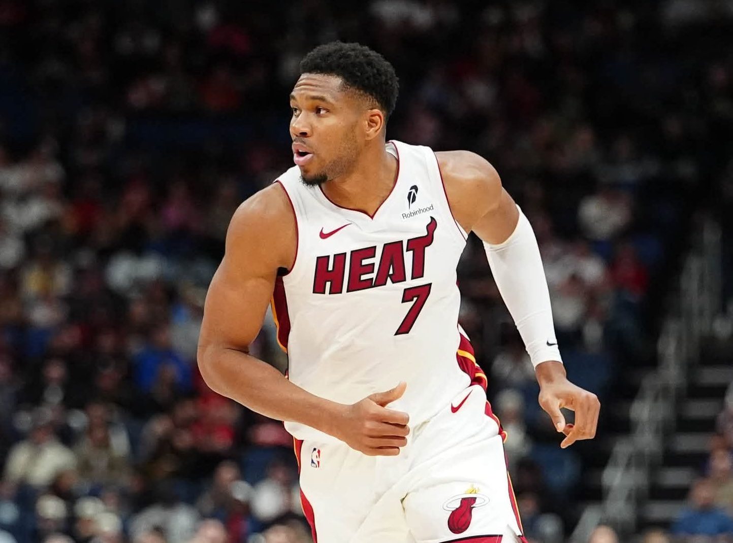 Giannis Antetokounmpo. Photo : @Brian Babineau/NBAE via Getty Images