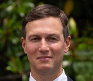 Lire la suite à propos de l’article Jared Kushner : un téléphone piraté révèle des transferts secrets de centaines de millions de dollars liés aux Émirats, à Israël et à l’Arabie saoudite
