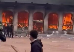Lire la suite à propos de l’article Manifestations du 17 octobre : jusqu’à 800 000 personnes dans les rues, une mobilisation massive marquée par des violences