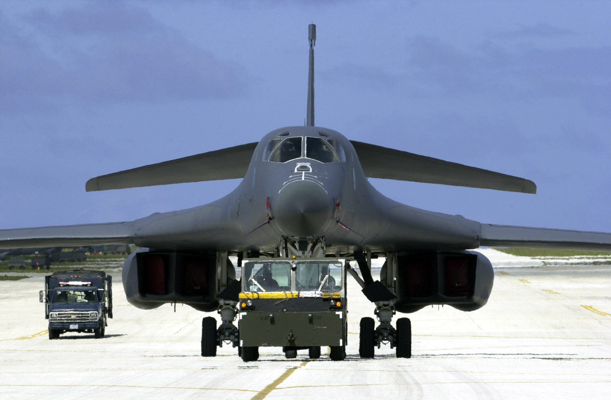 Un bombardier B1 au sol. Photo : @U.S. Air Force photo by Airman 1st Class Joshua Strang