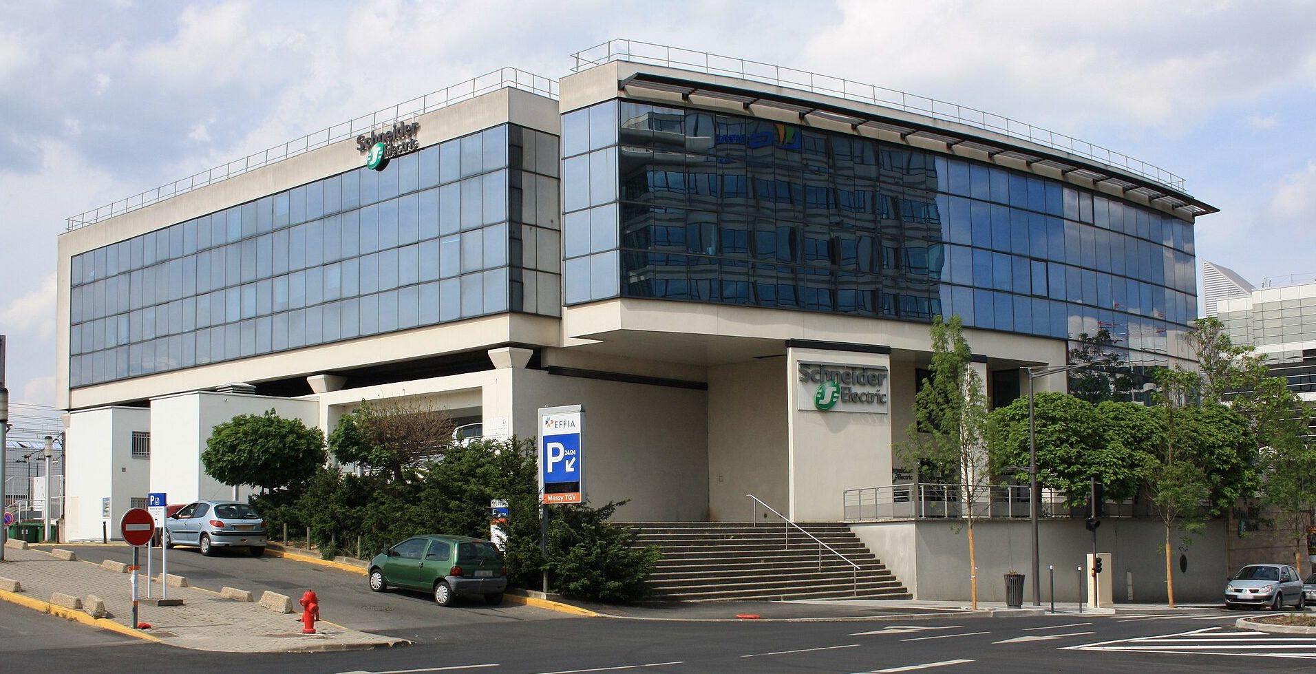 Bâtiment de Schneider Electric à Massy. Photo : @Lionel Allorge
