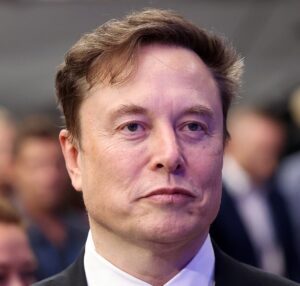 Lire la suite à propos de l’article Starlink : Elon Musk accuse l’Ukraine d’avoir détourné son réseau satellitaire pour mener des frappes de drones