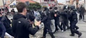 Lire la suite à propos de l’article Blocages des lycées : 169 établissements bloqués, des violences dans plusieurs villes et une cellule de crise convoquée